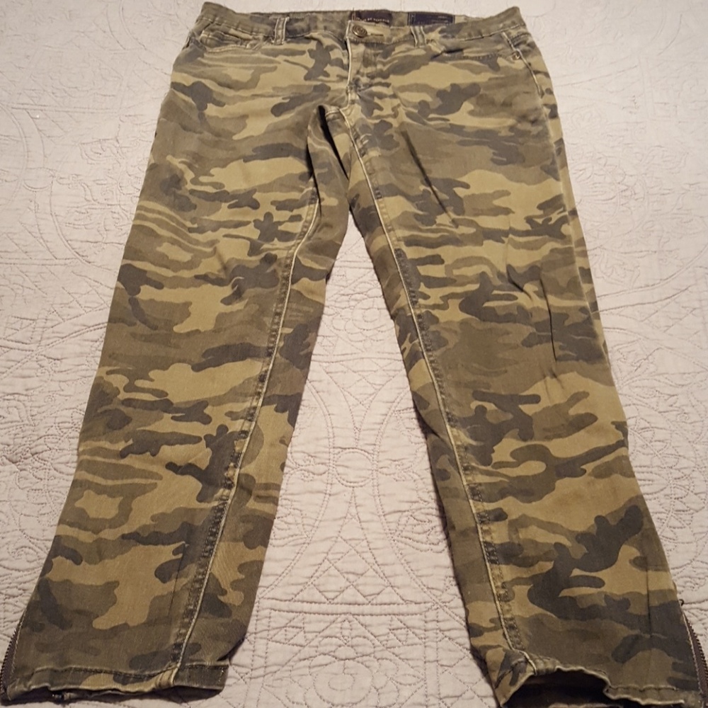 Camo ankle pants by i jeans by buffalo.